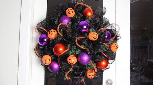 How to Make a Mesh Halloween Wreath - My Christmas