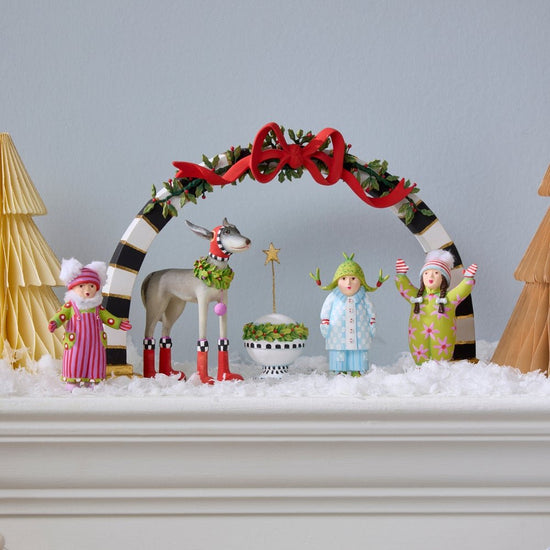 Carolers - 6 - Piece Introductory Set - My Christmas