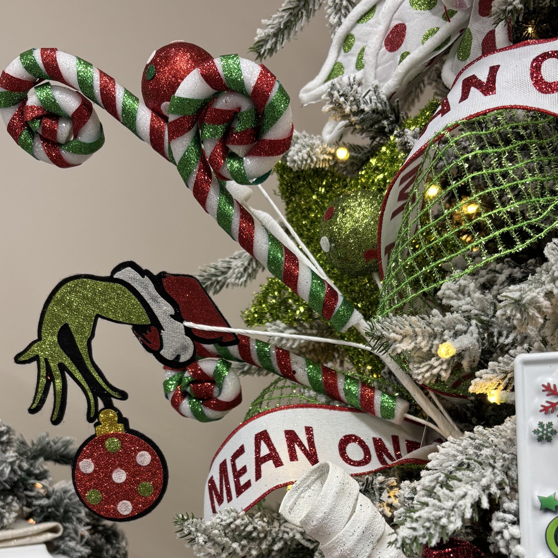 Green Elf Hand Curly Spray - My Christmas