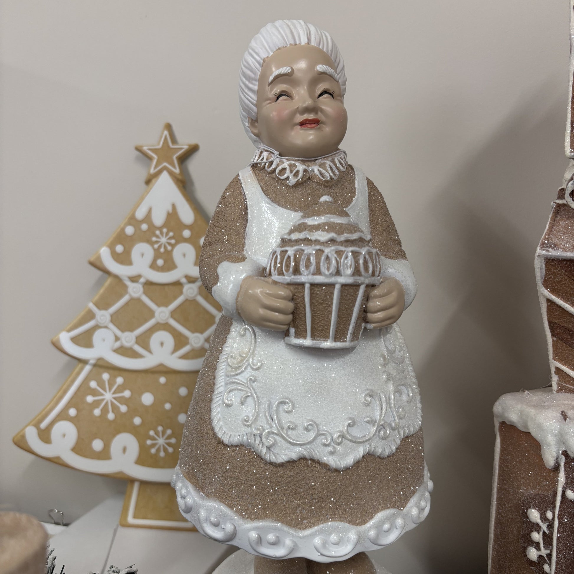 Piped Gingerbread Mrs Claus with Cake - My Christmas