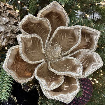 Tan Rope Edge Magnolia with Clip - My Christmas